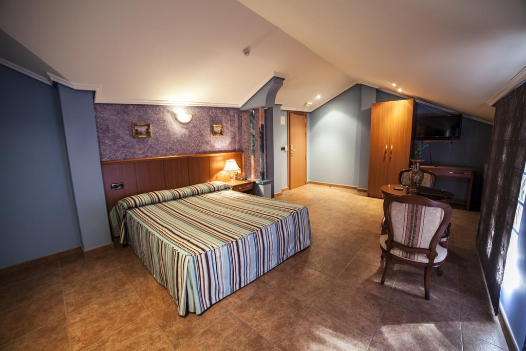 Hotel Real De Castilla Tordesillas Phòng bức ảnh