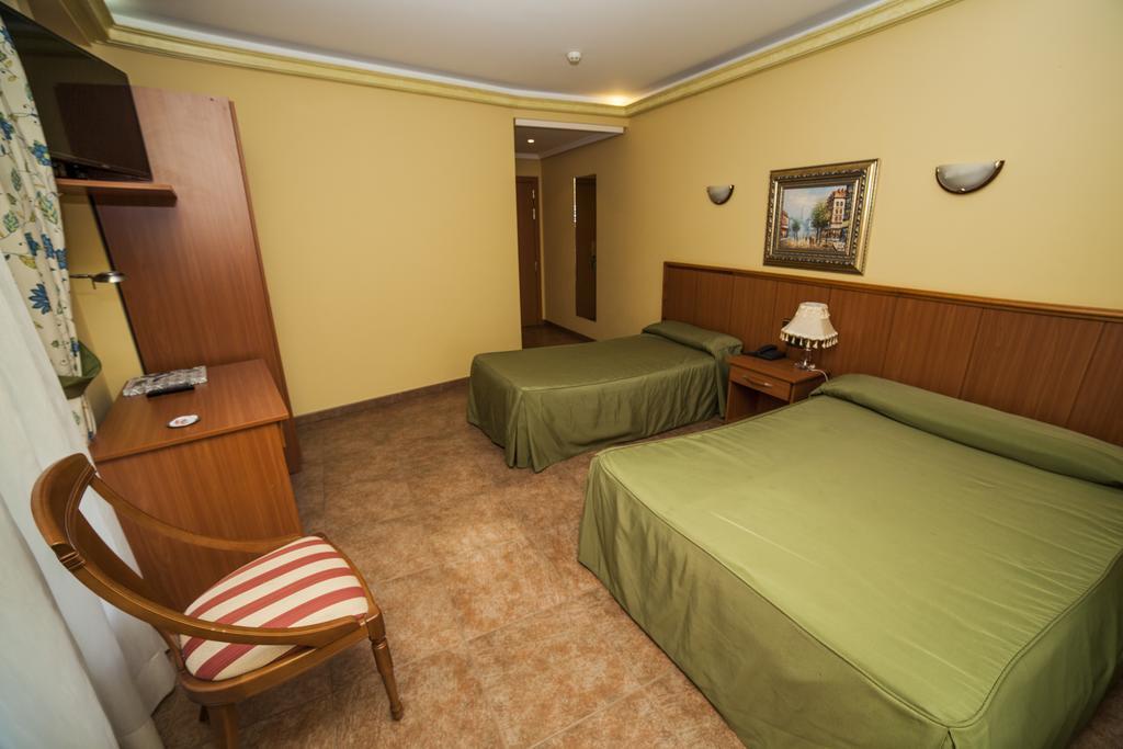 Hotel Real De Castilla Tordesillas Phòng bức ảnh
