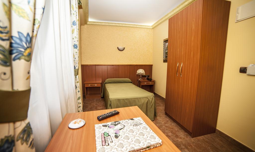 Hotel Real De Castilla Tordesillas Phòng bức ảnh